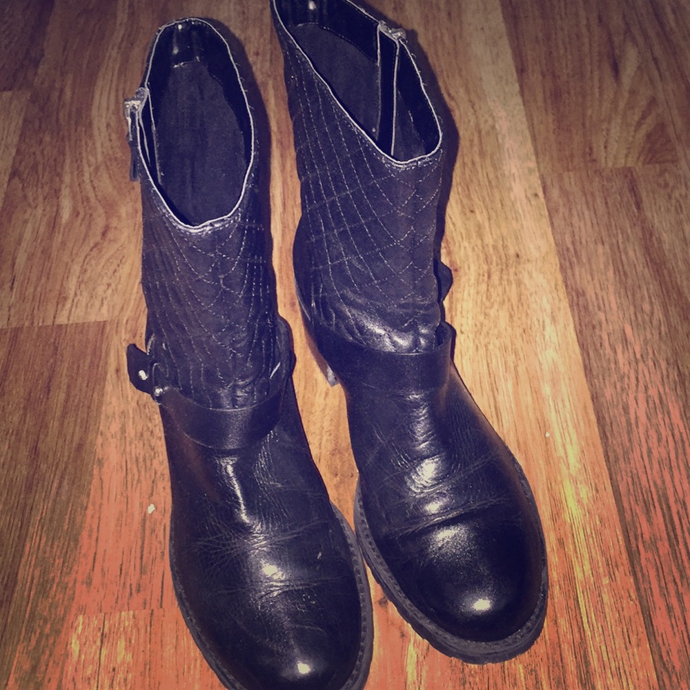 Halogen Boots